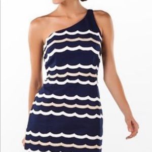 Lilly Pulitzer Tylar Dress Size 10,fits size 8. Navy, Scallop Stripes white/gold